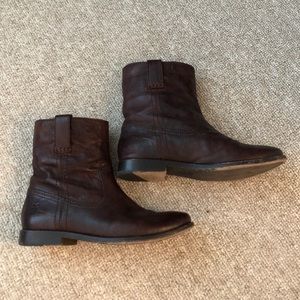 Short Frye boots